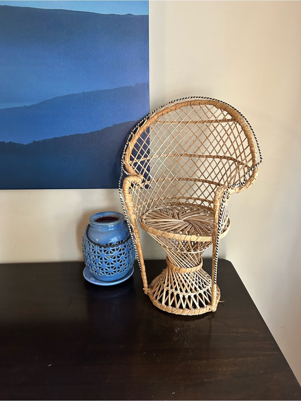 VTG wicker Peacock Rattan Accent 16” tall plant holder/decor Chair - Natural Tan
